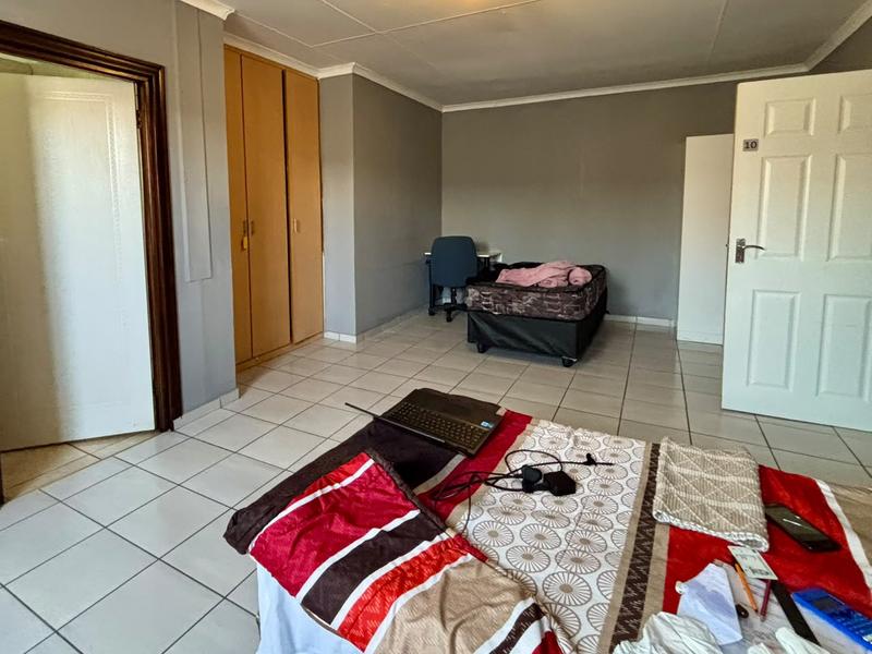 11 Bedroom Property for Sale in Brandwag Free State